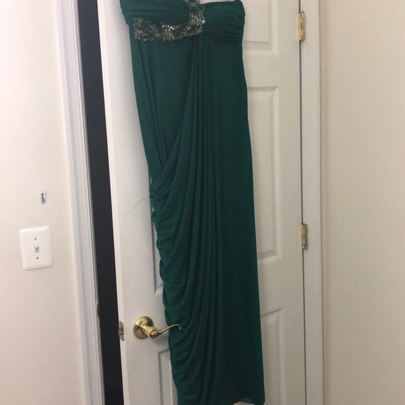 Green formal dress - Picture 3 of 3